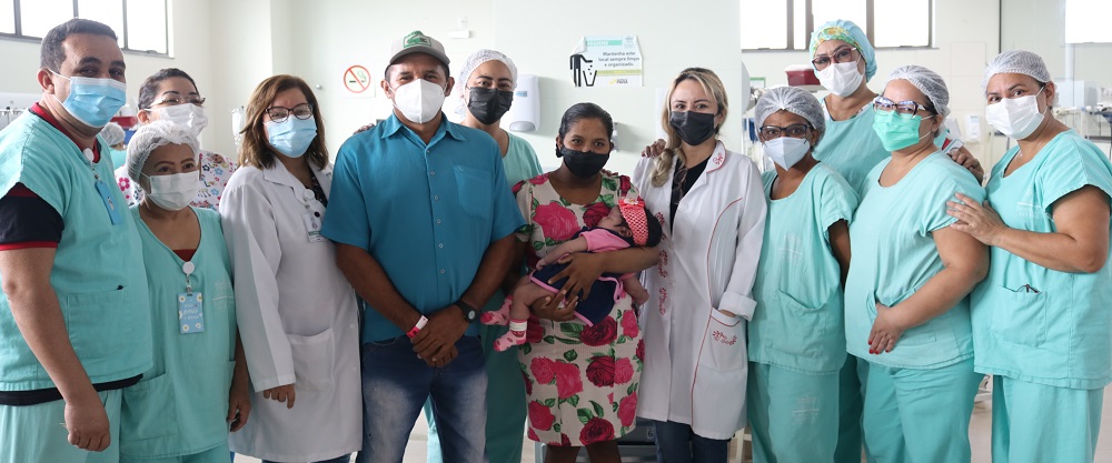 Leia mais sobre o artigo Bebê de 7kg e 61 cm, que nasceu na Santa Casa do Pará, recebe alta hospitalar