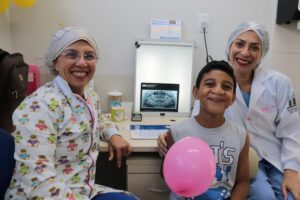 Leia mais sobre o artigo No Dia Nacional da Saúde Bucal, Santa Casa mostra que atuação do dentista vai da prevenção a reabilitação