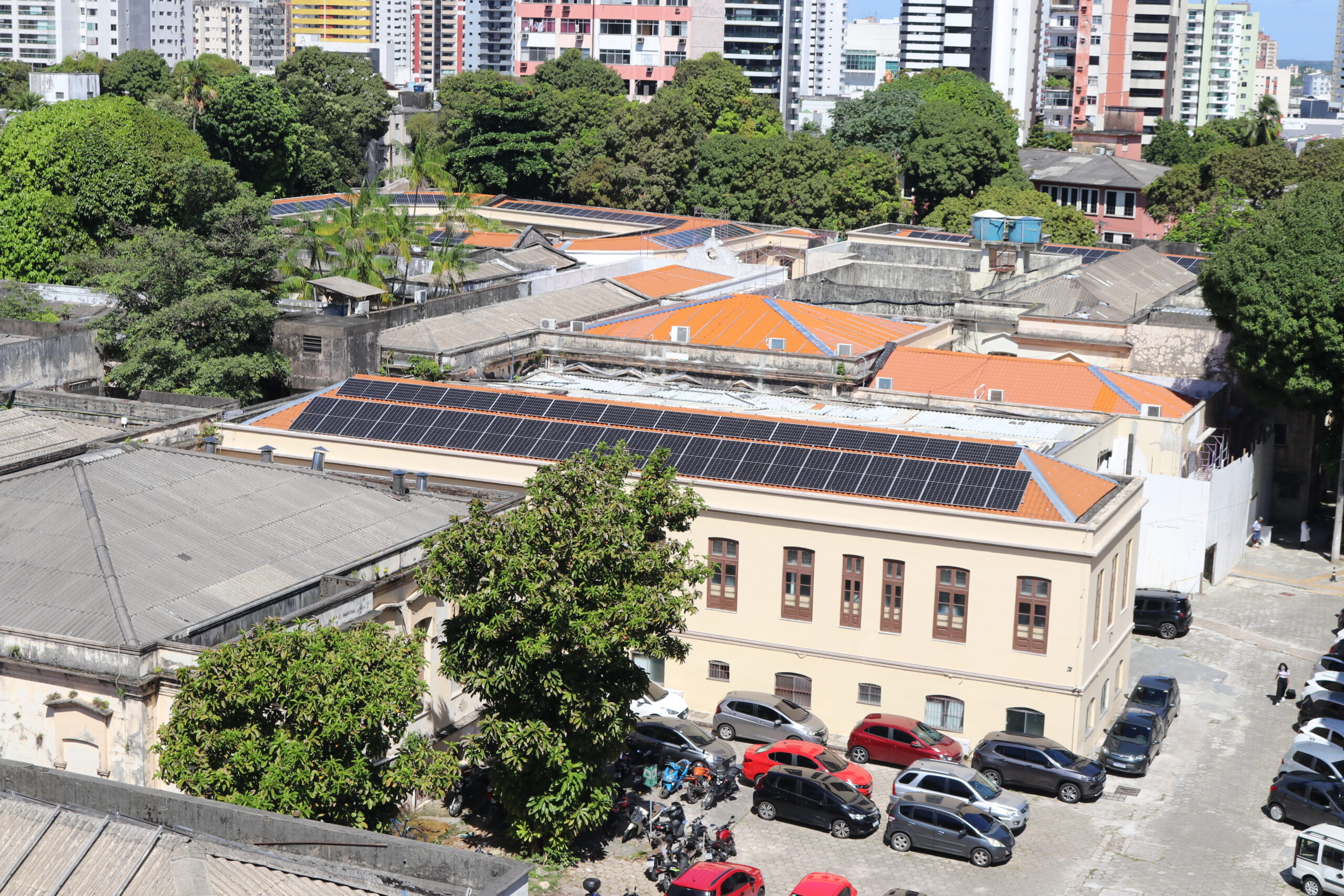 Leia mais sobre o artigo Fundação Santa Casa dá exemplo de sustentabilidade com uso de energia solar